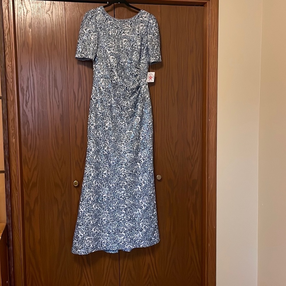 Xscape women’s formal wear